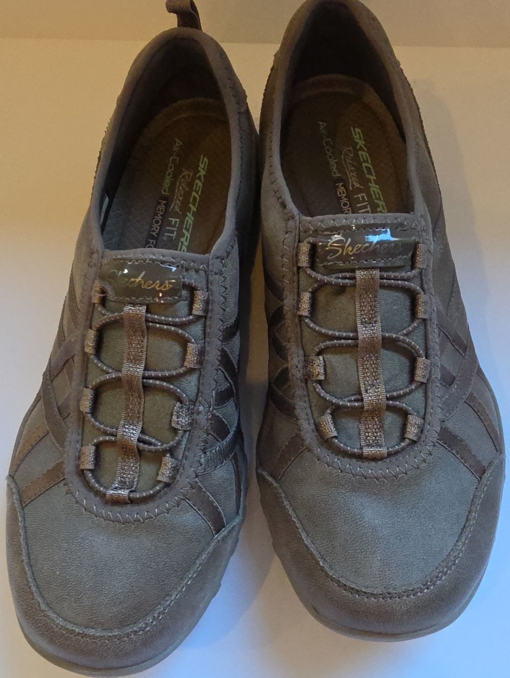 Skechers Slip-On Sneakers in Taupe - NWT